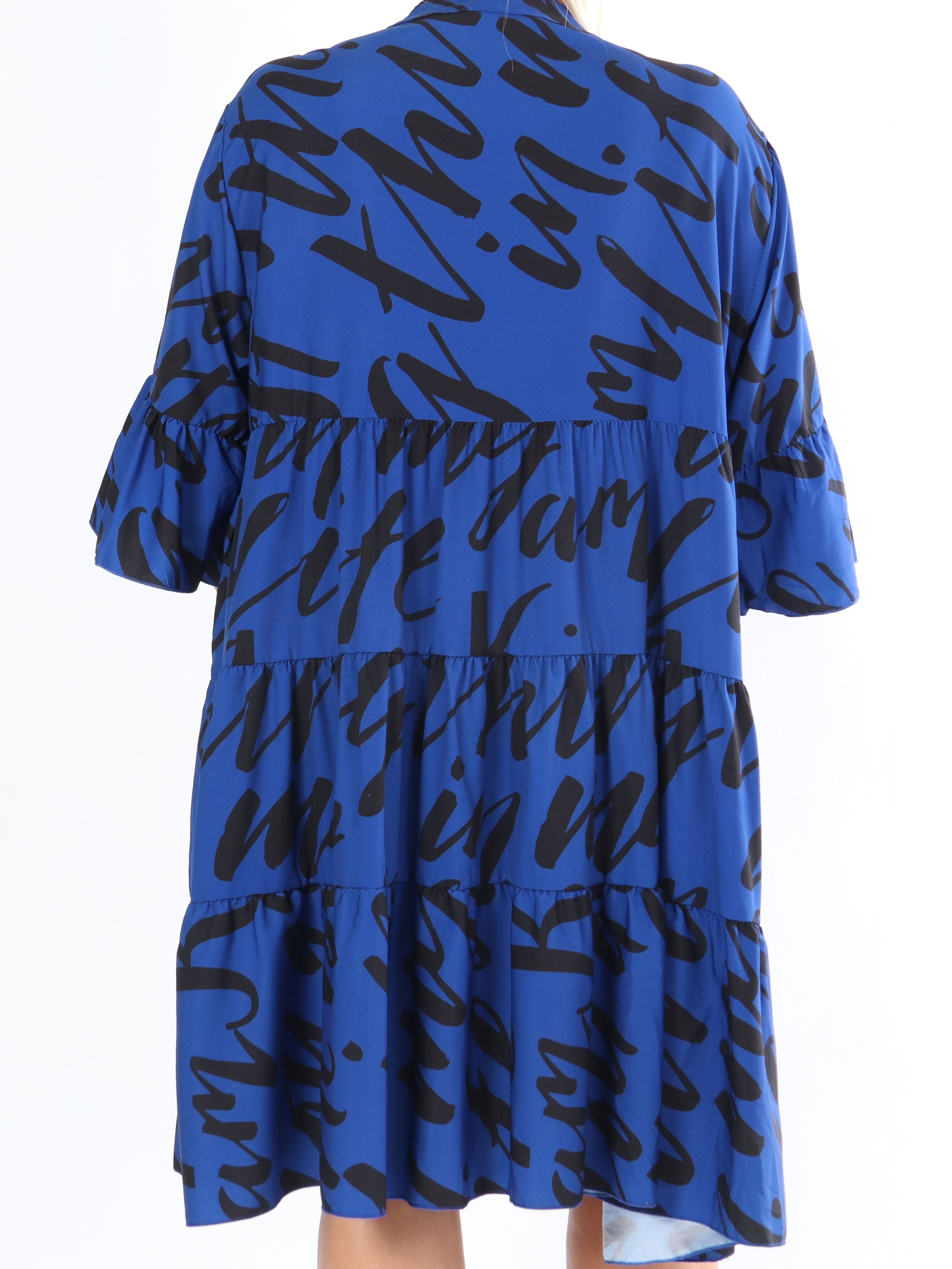 Elmis - Sød plus size kjole med fin tekst